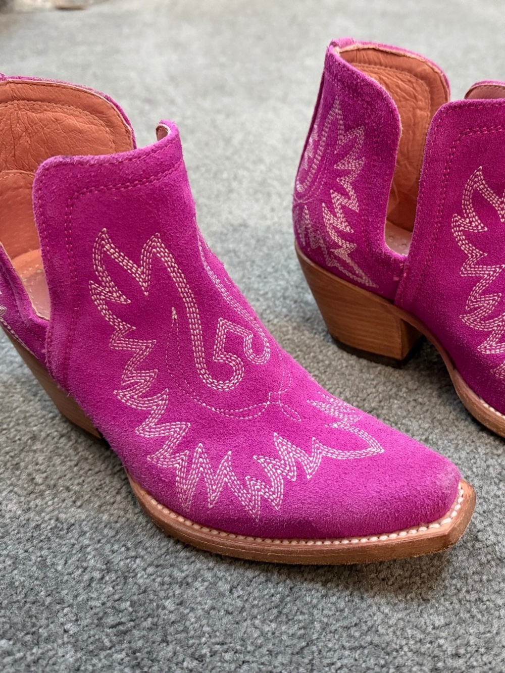 Ariat Dixon Haute Pink Suede Boots
